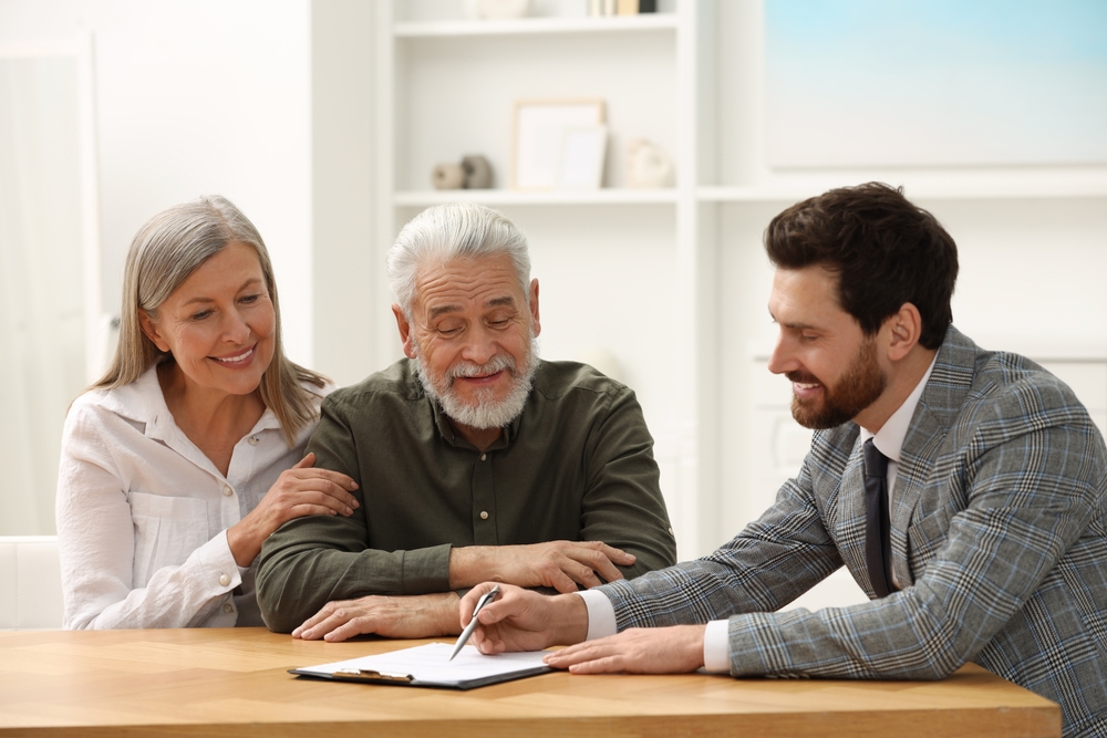 Notary,Consulting,Senior,Couple,About,Last,Will,And,Testament,In What Happens If You Miss the Probate Deadline in Texas?